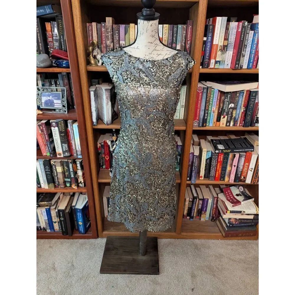 Sue Wong Nocturne Women Size 6 100% Nylon Metallic Silver Blue Sequin Dress Midi